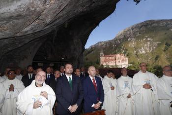 El presidente de la Junta asiste en Covadonga a los actos del Día de Asturias